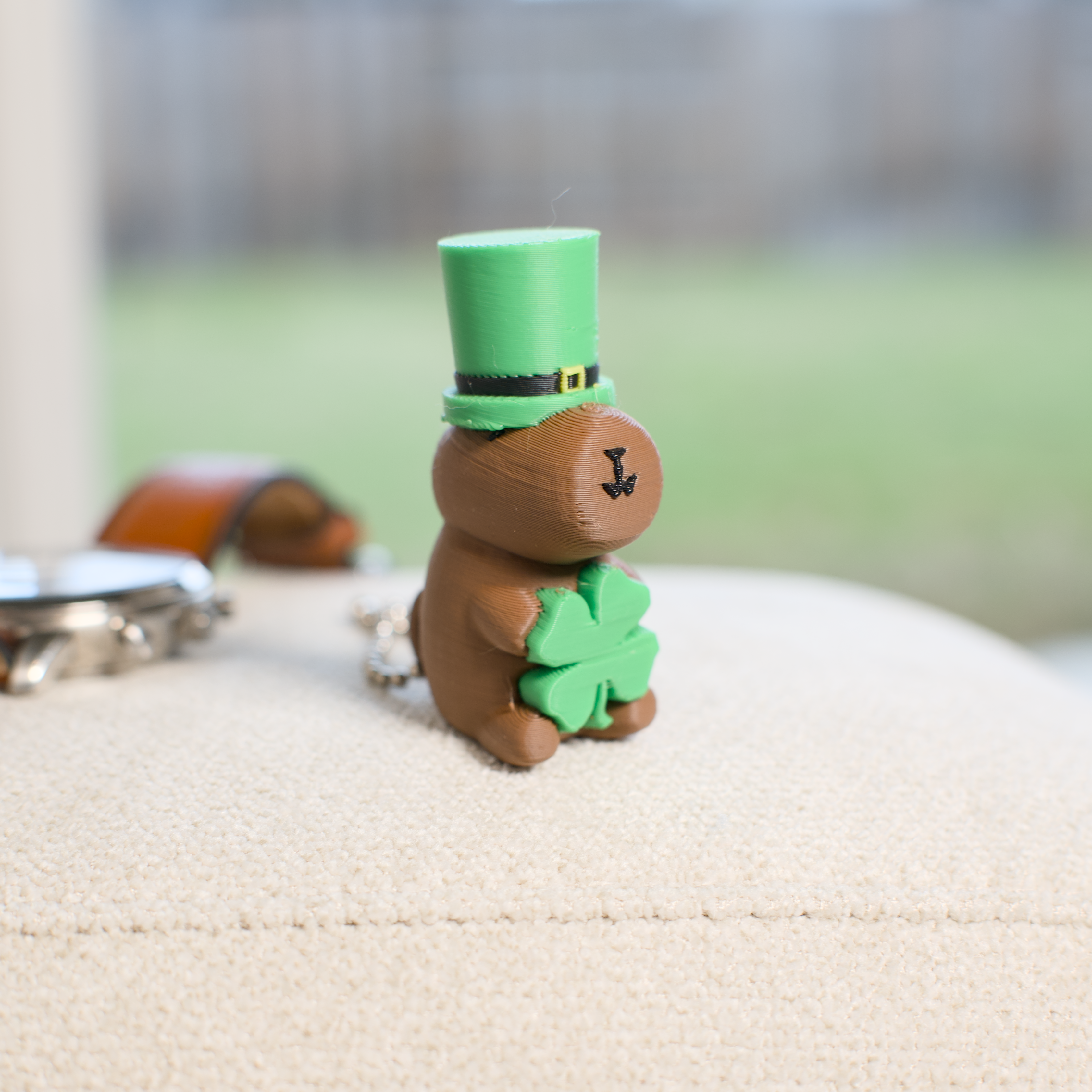 St. Patrick's Day Capybara Keychain Figurine - Cute 3D Printed Leprechaun Capy Holding Clover